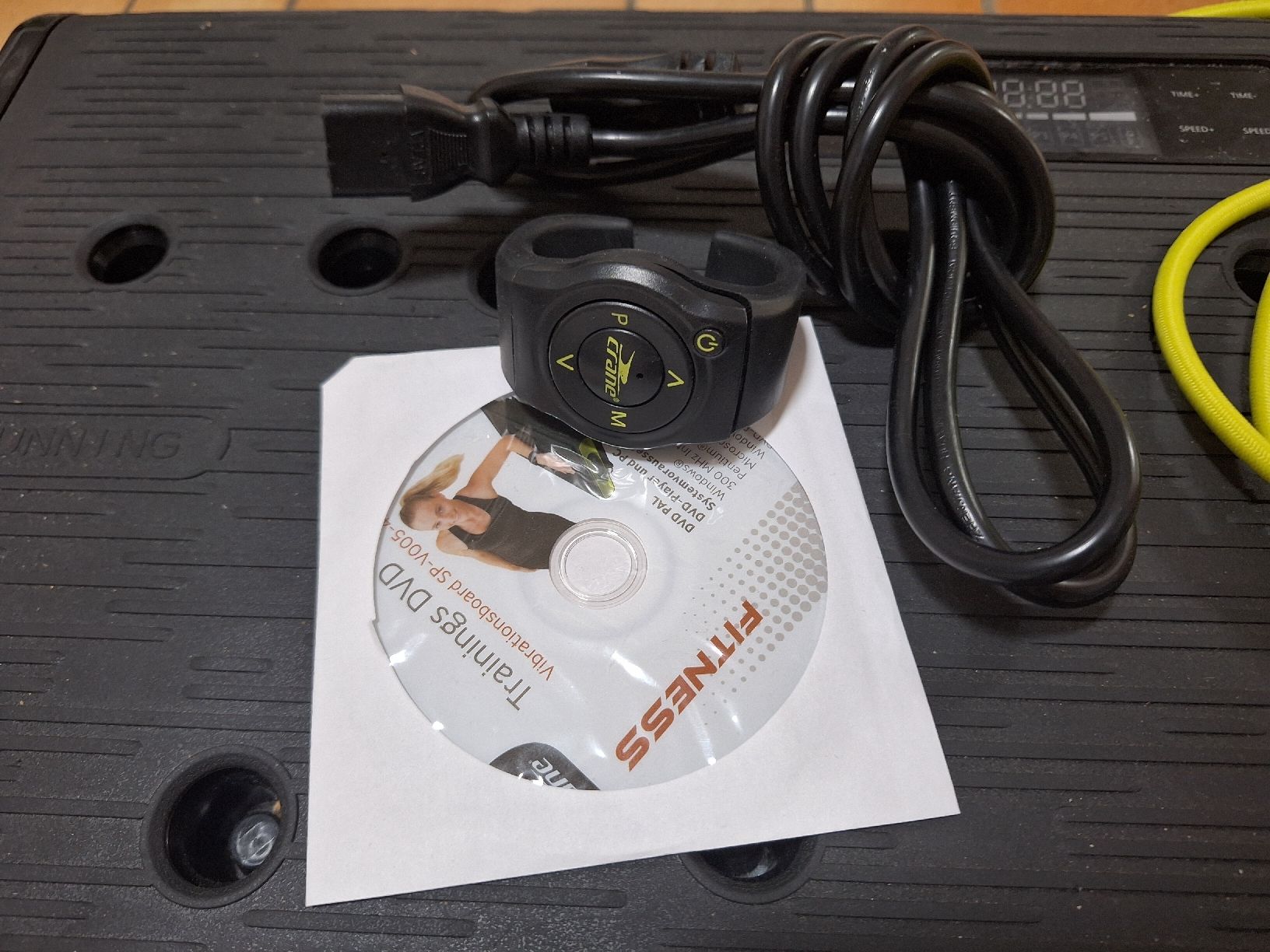 Aldi Hometrainer: Crane Vibrationsplatte SP-V005-4 – Usato da Allschwil venduto da Novi1 3