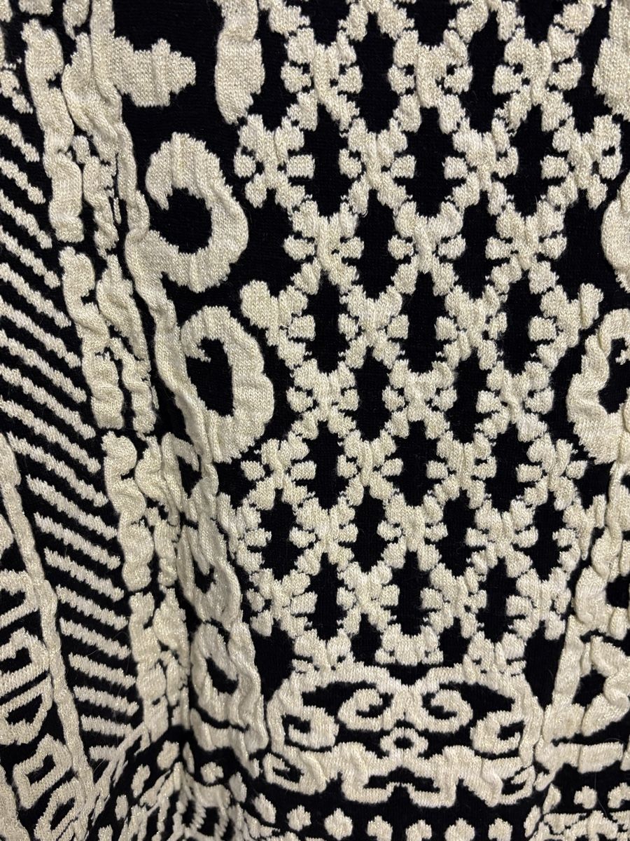 Pullover & Sweatshirts: Vintage Strickpullover, Grösse M, Schwarz/Weiss Muster – Gebraucht aus Basel von ann_7w6q 3