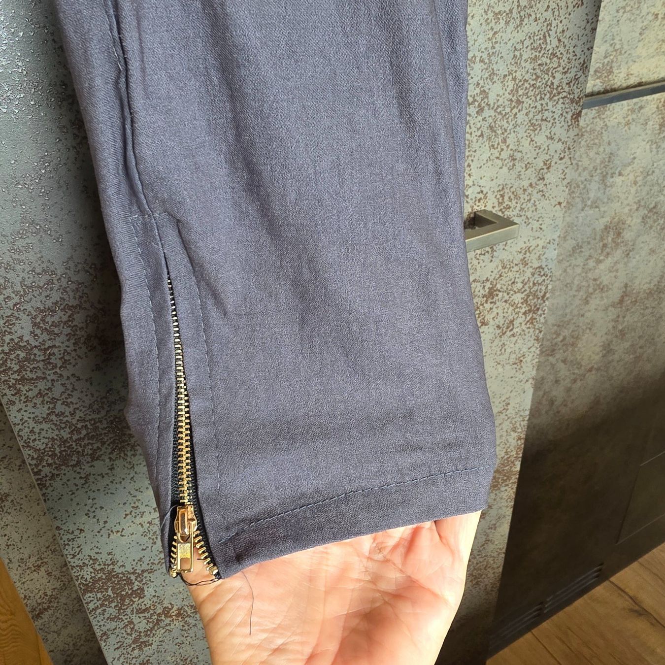Pantaloni: 🐸 SUPER STRETCH HOSE GRAU M – Usato da Môtier (Vully) venduto da Frogs 2