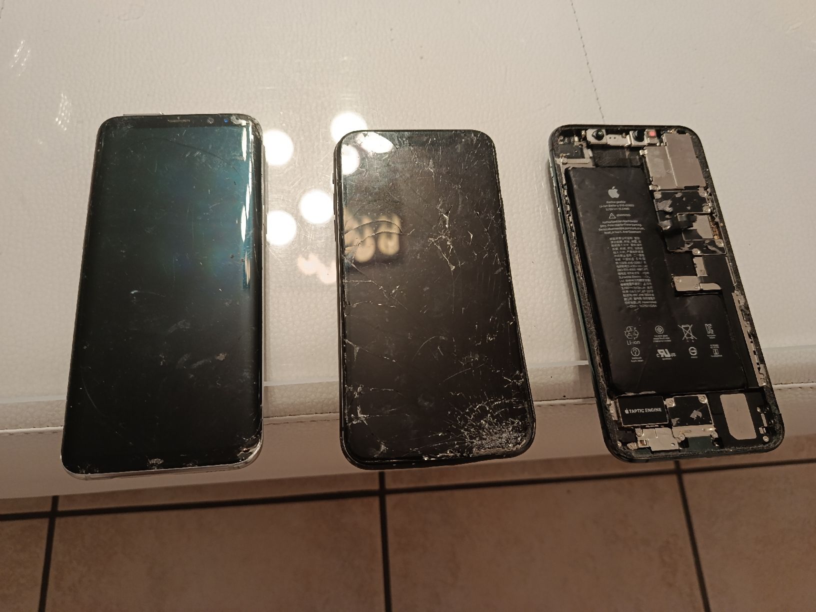 Apple Telefoni cellulari / Smartphones: ZWEI I PHONES  EIN SAMSUNG – Difettoso da Unterlunkhofen venduto da kha_wr95 1