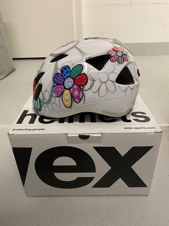 Casque Vélo Enfant Uvex Air Wing • Léger • Taille Réglable • 24 Aérations • Norme EN1078 • Visière Amovible