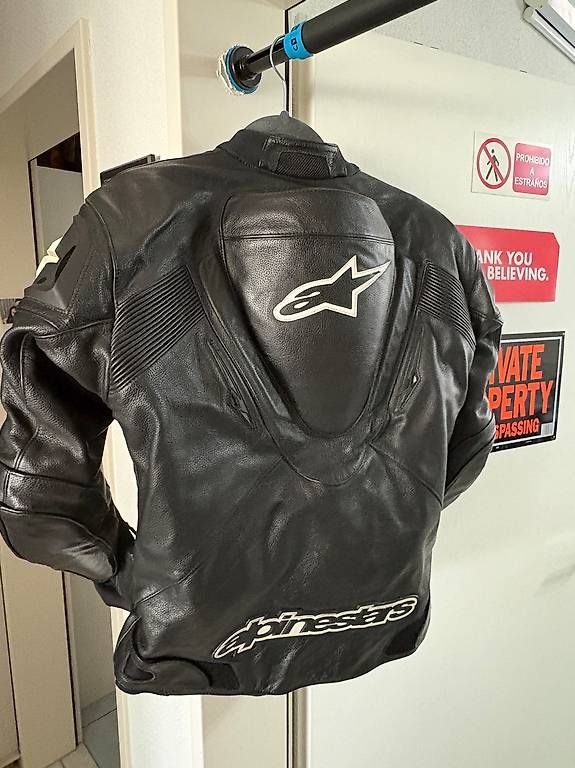 Alpinestars Jacken: Alpinestars Motorrad Lederjacke RennjackeTöff – Gebraucht aus Niederhasli von Dbescht 2