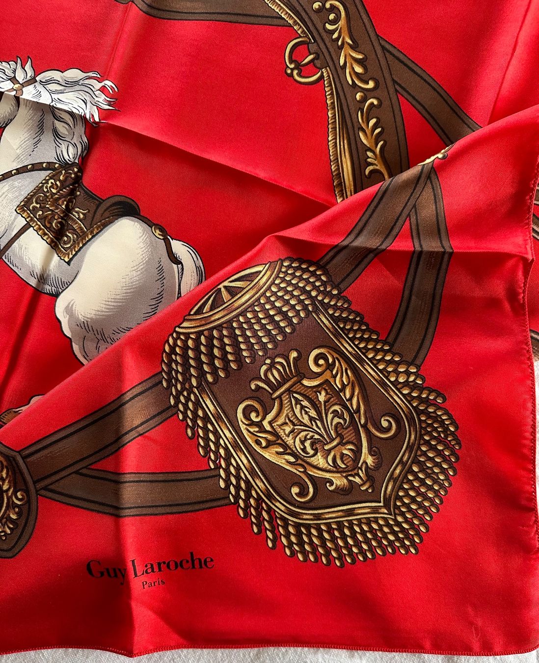 Foulard & Sciarpe: Carré en soie Guy Laroche – Nuovo (secondo la descrizione) da Bouveret venduto da seb_rjx8 2