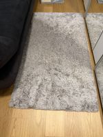 Grauer Teppich 150 × 80 cm – wie neu 🤍