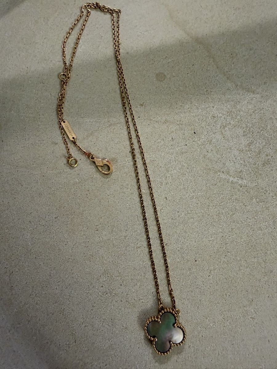 Van Cleef Colliers: Van Cleef & Arpels, Alhambra Rosegold – Neuf (Voir description) à Fahrweid par jelena.pavlovic 6