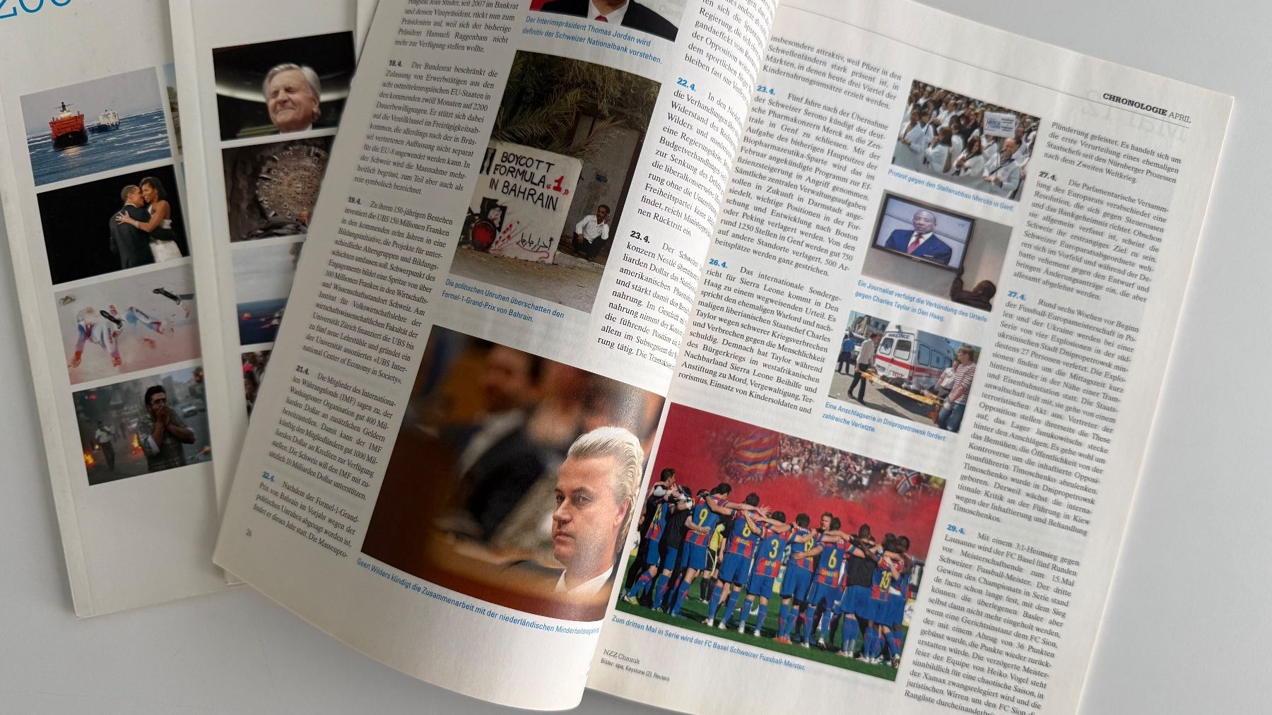 Riviste & Magazine: NZZ Chronik 2009-2012  -  4 Hefte – Usato da Uetikon am See venduto da Thomas578345 3