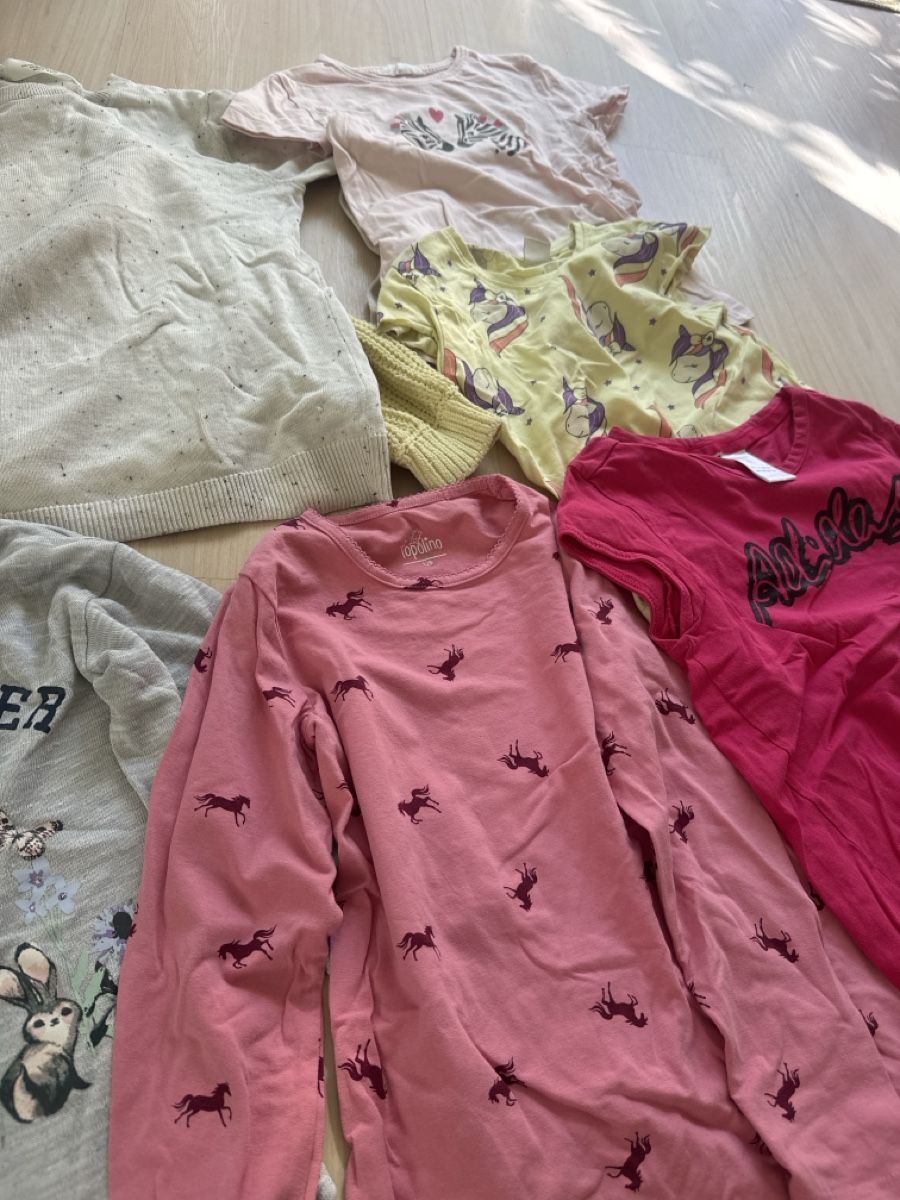 Lotti & Set di vestiti: Kleiderpaket 9 Mädchen Gr.128 – Usato da Zürich venduto da Dfroeschli 2