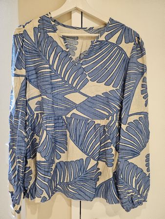 lockere Bluse mit Blättermotiv ca. gr. 38/40