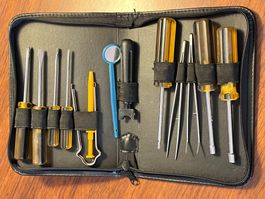 🔧 Set Outils Vintage – Tournevis, Pinces RS & Précision