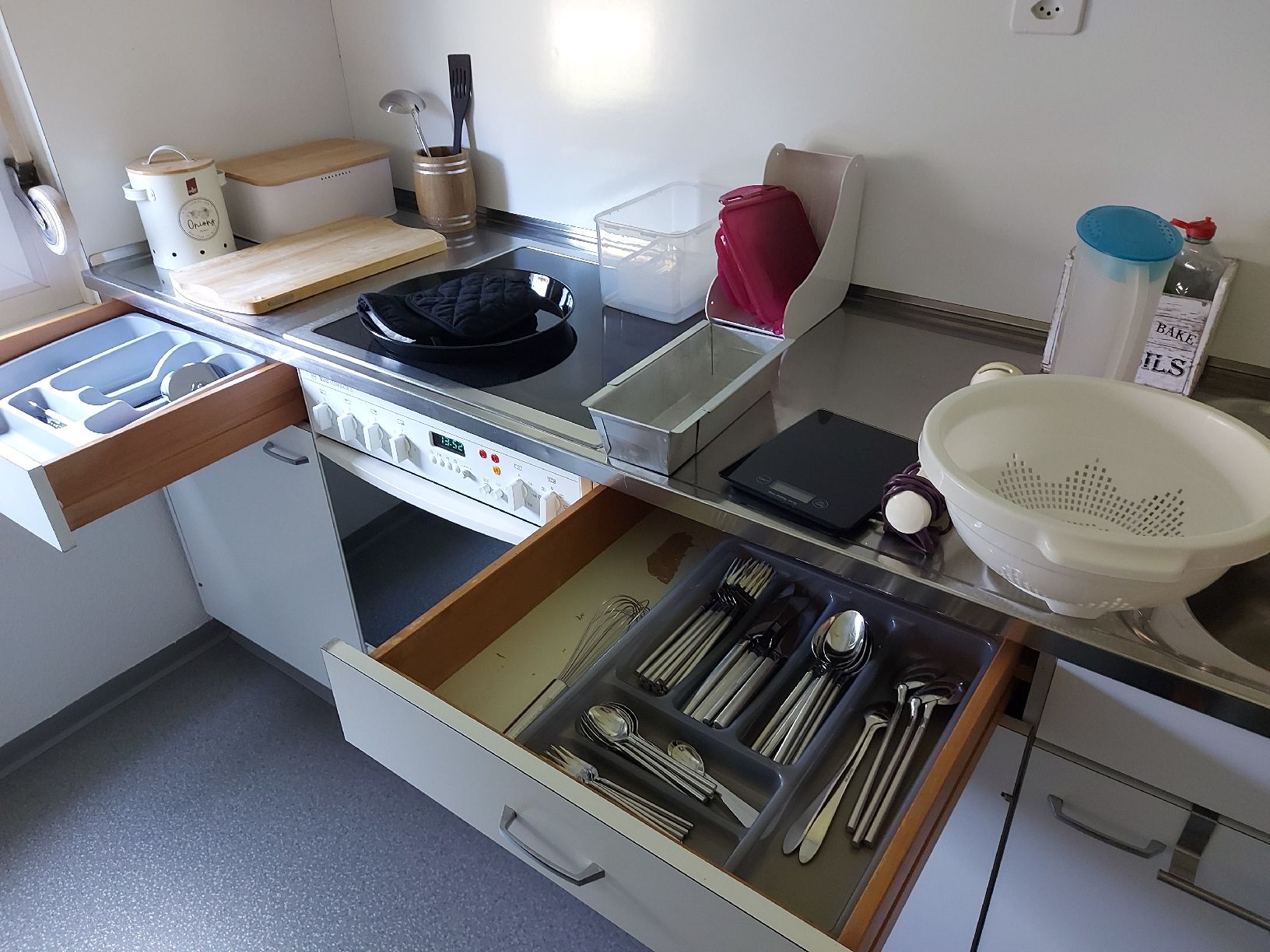 Geschirrsets: diverses Küchenzubehör – Gebraucht aus Mönchaltorf von Chriga80 2
