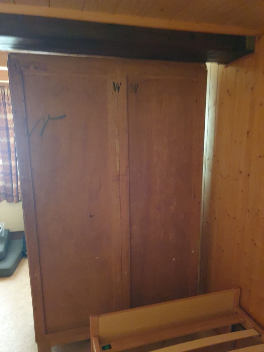 Armadi: Kleiderschrank gebraucht – Usato da Madiswil venduto da rickae01 2