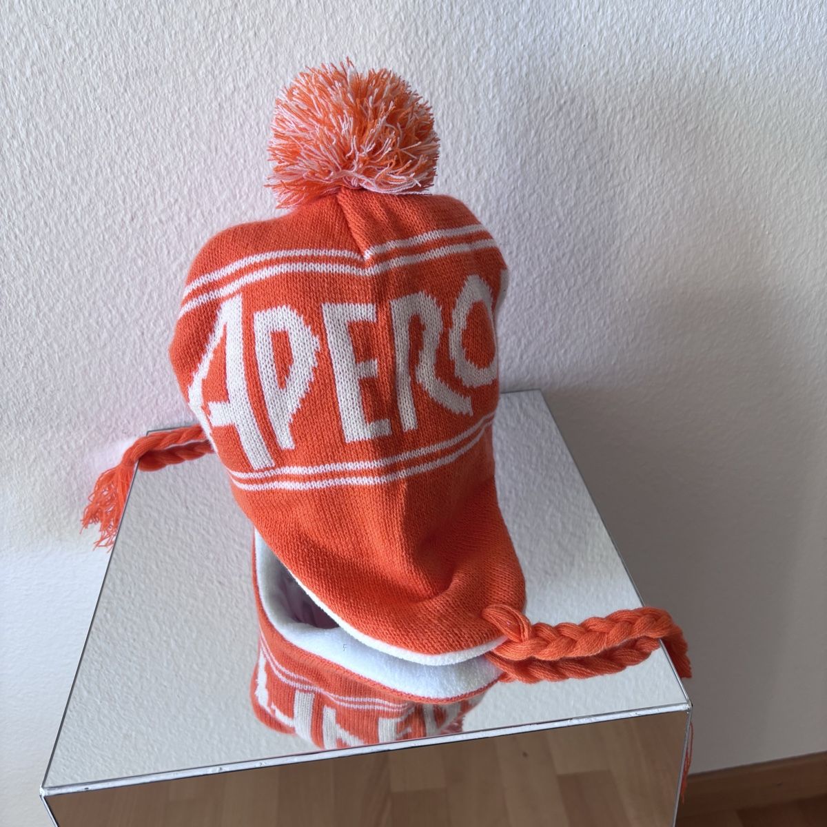 Hüte, Mützen & Caps: ORANGE APEROL STRICKMÜTZE MIT BOMMEL – Neu (gemäss Beschreibung) aus Zürich von sk8dave
