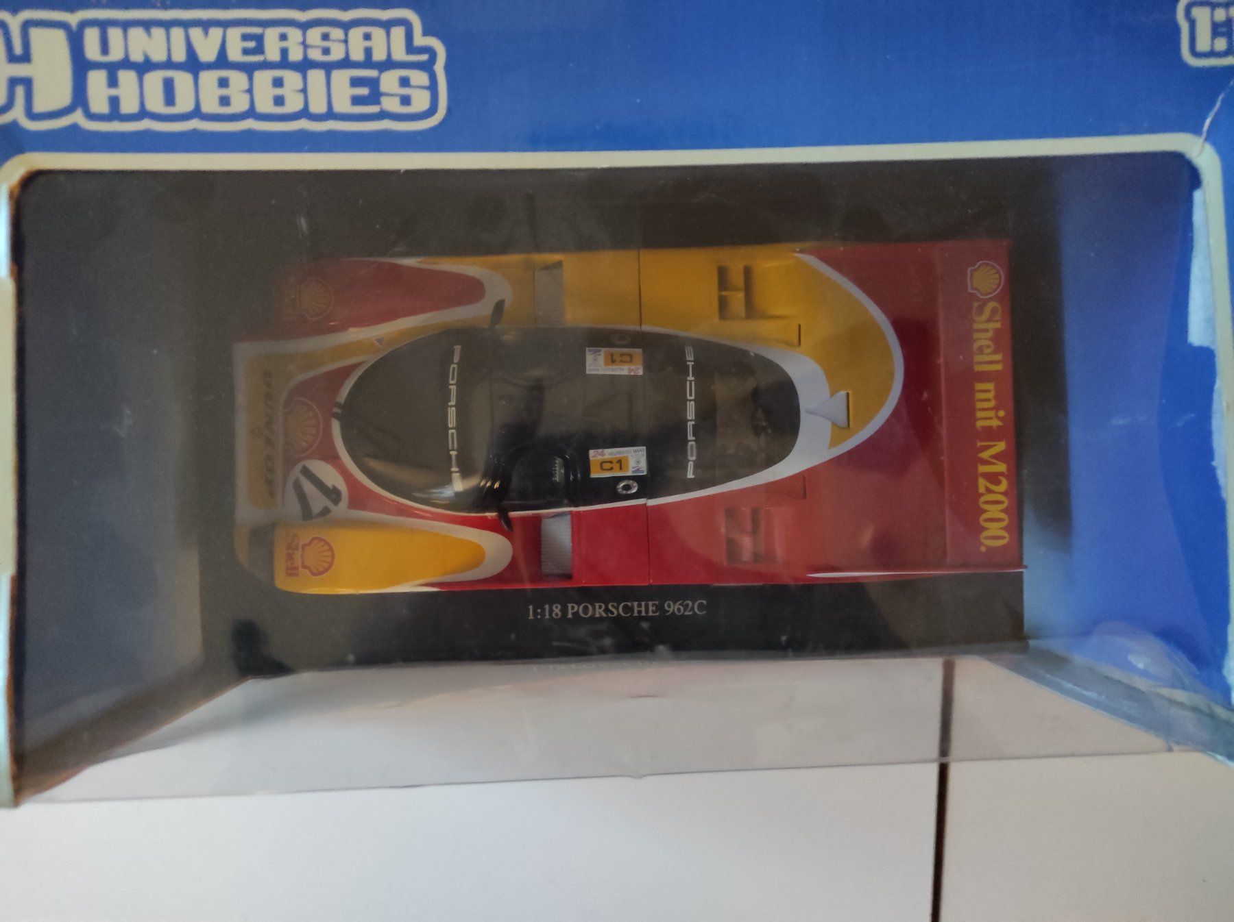 Porsche Modellini d'auto: Porsche 962C "Shell" #17 LM 88' von Universal Hobbies 1/18 – Nuovo e nell'imballaggio originale da La Chaux-de-Fonds venduto da Standmodelle 2