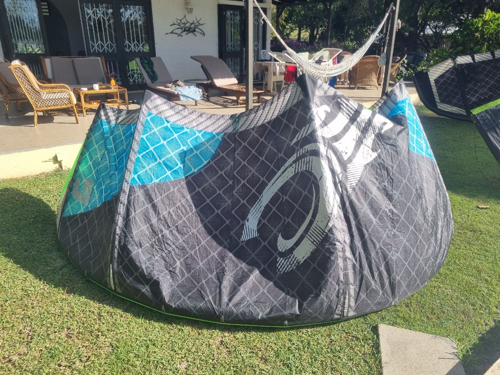 Aquilone: Kitesurf-Set Cabrinha Switchblade 9m, Trapez, Bar, Pumpe, .. – Usato da Wünnewil venduto da Utan8 5