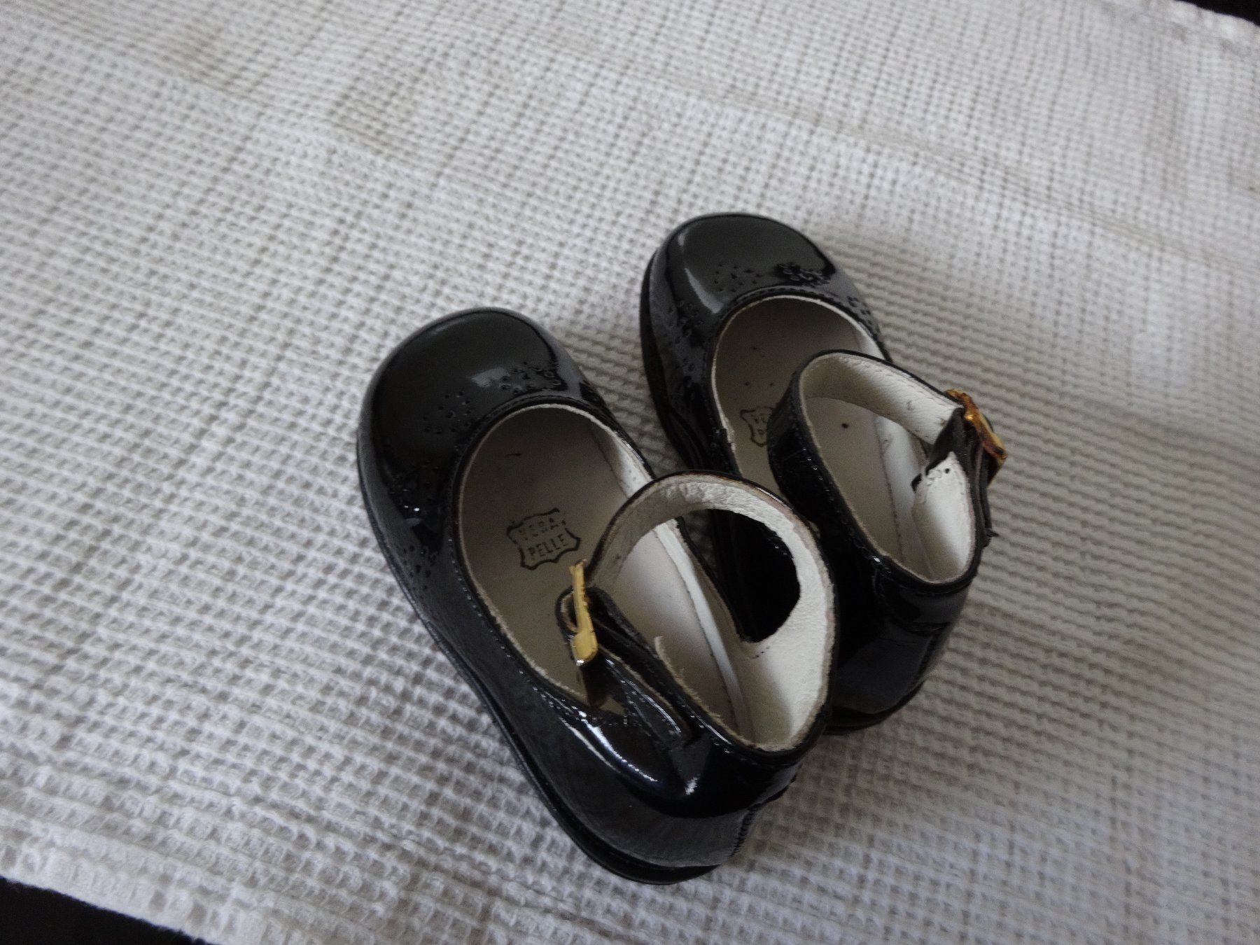 Scarpe per ragazzi: Schwarze Lack Kinderschuhe Primigi Gr 20 – Usato da Neerach venduto da jenny062 2