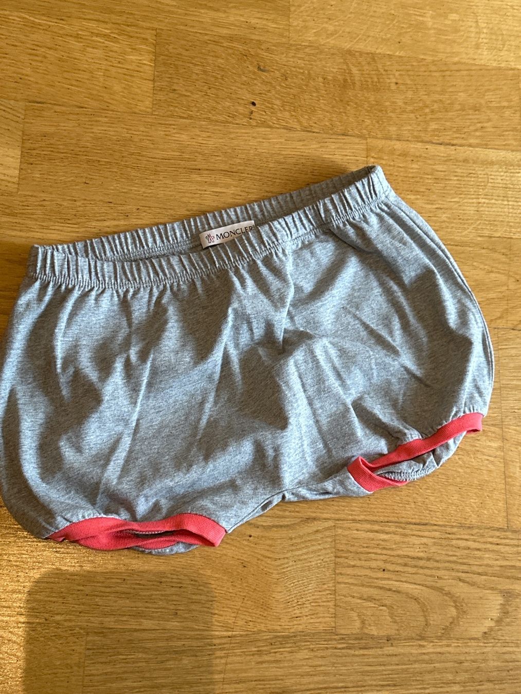 Moncler Kleiderpakete & -sets: Moncler girl set - 98 – Gebraucht aus Zürich von Bybyana 5