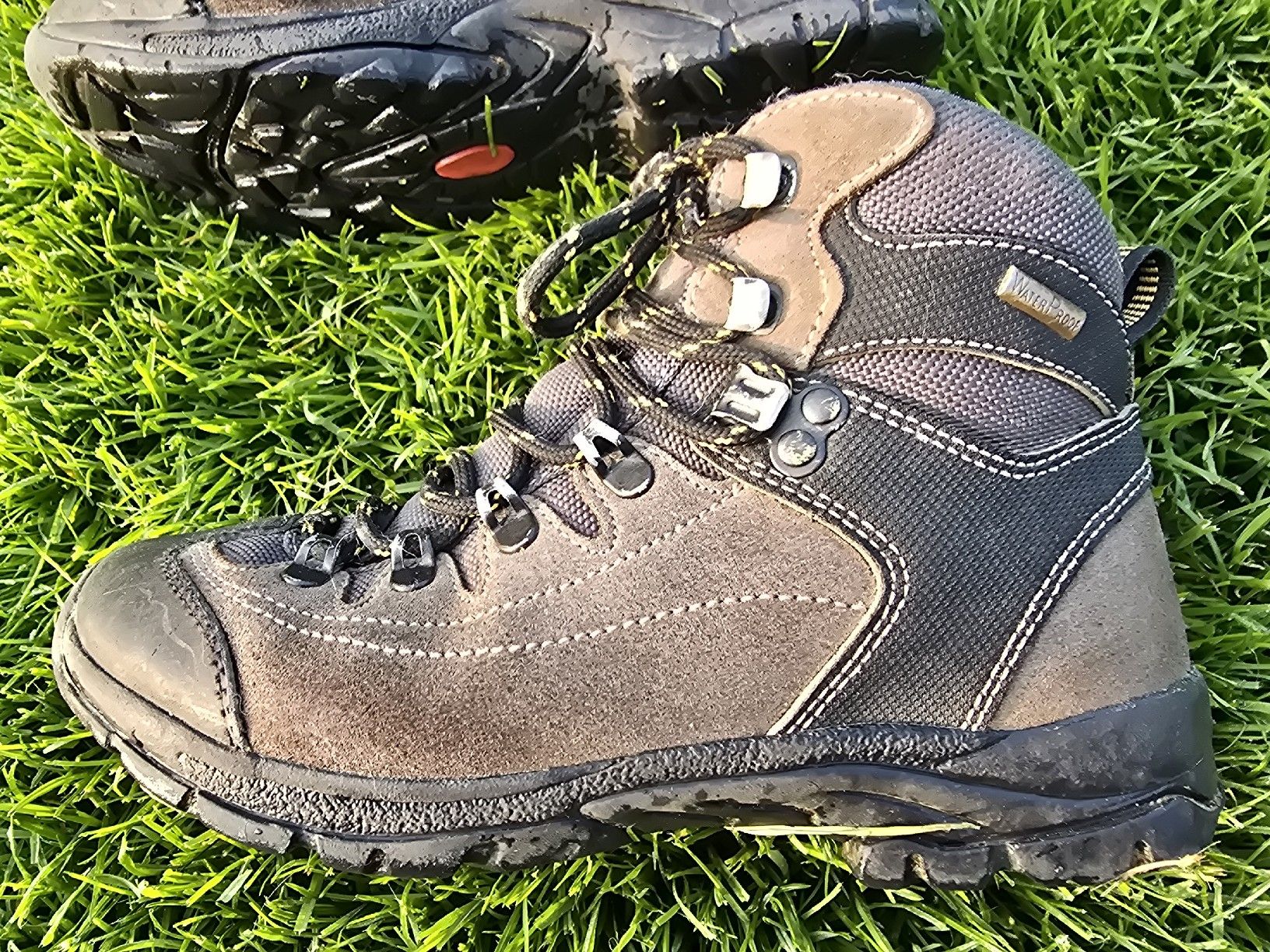 Scarpe per ragazzi: Kinder Wanderschuhe Gr 36 Landi – Usato da Wil SG venduto da zugersee1980 1