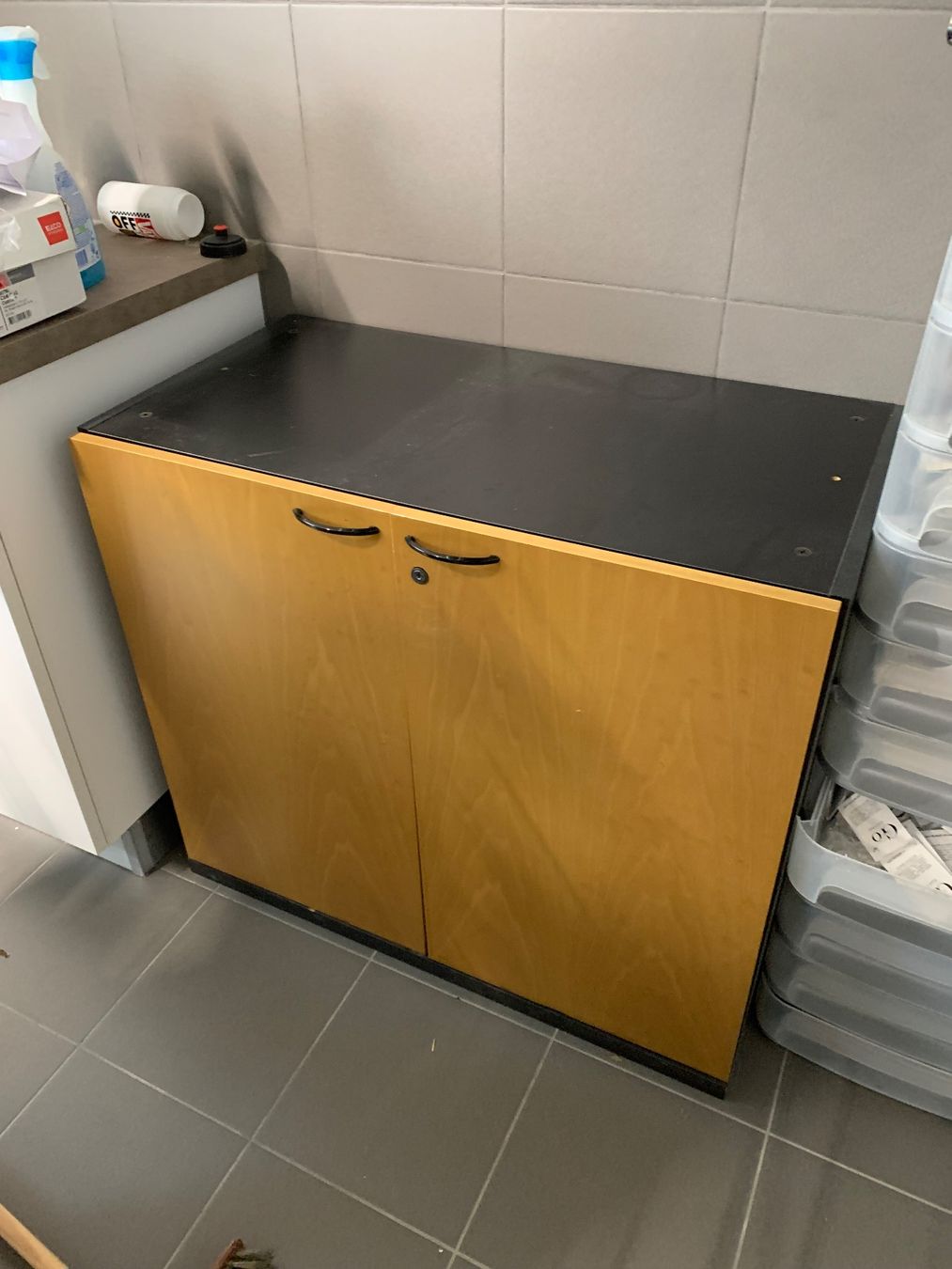Cassettiere: commode de bureau – Usato da chêne-bougeries venduto da Time-Gallery