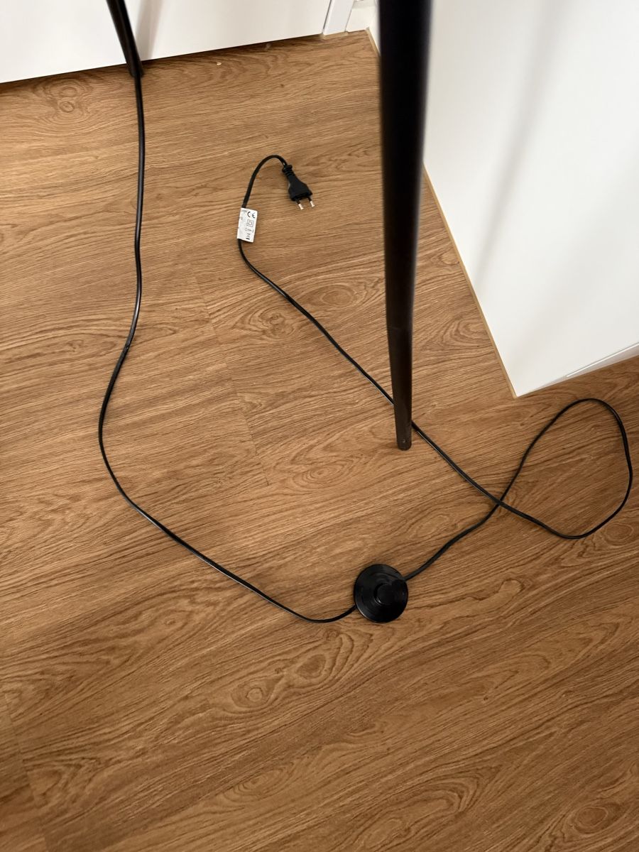 Lampade: Stehlampe Metall schwarz/gold – Usato da Luzern venduto da malvin-shop 2
