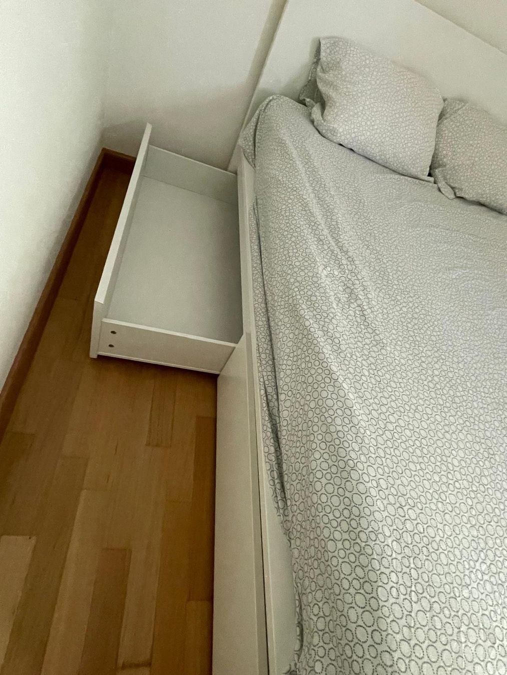 Ikea Letti: Bett - IKEA MALM weiss 140X200 – Usato da Basel venduto da lousie 1