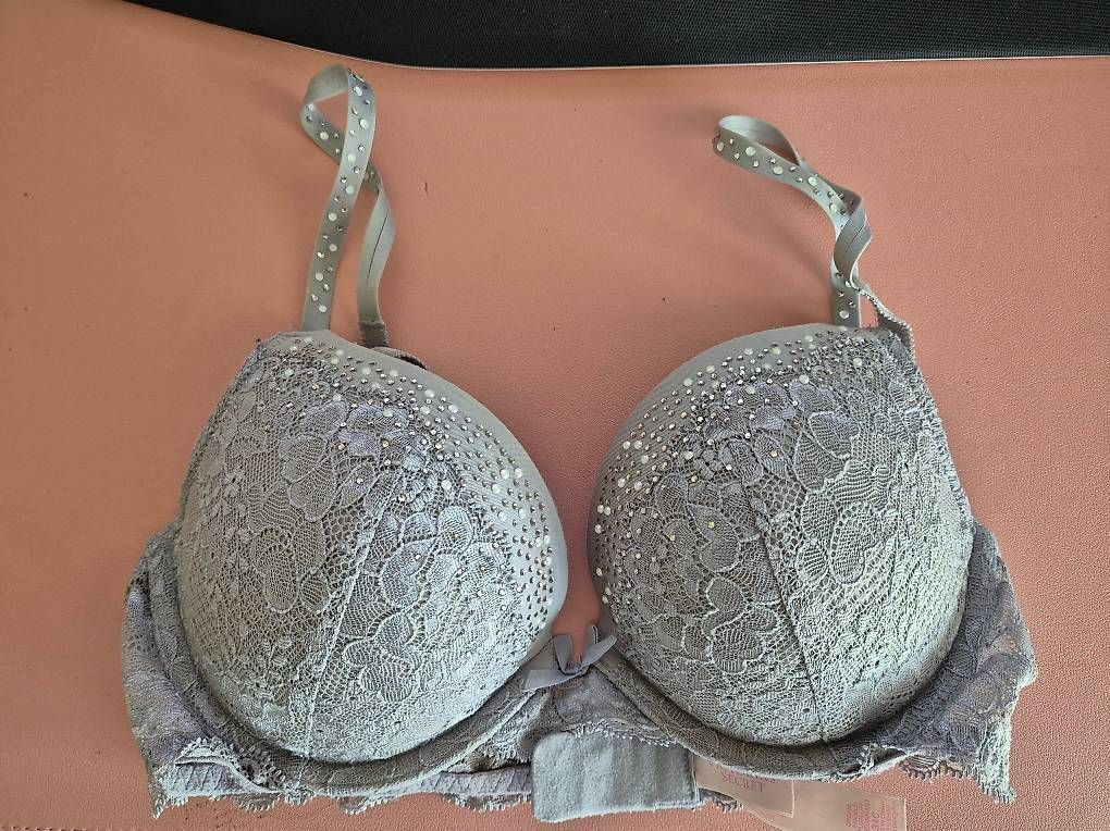 Victoria's Secret Altra biancheria intima: Victoria Secret BH Grösse 34c – Usato da Ennetbürgen venduto da fflury