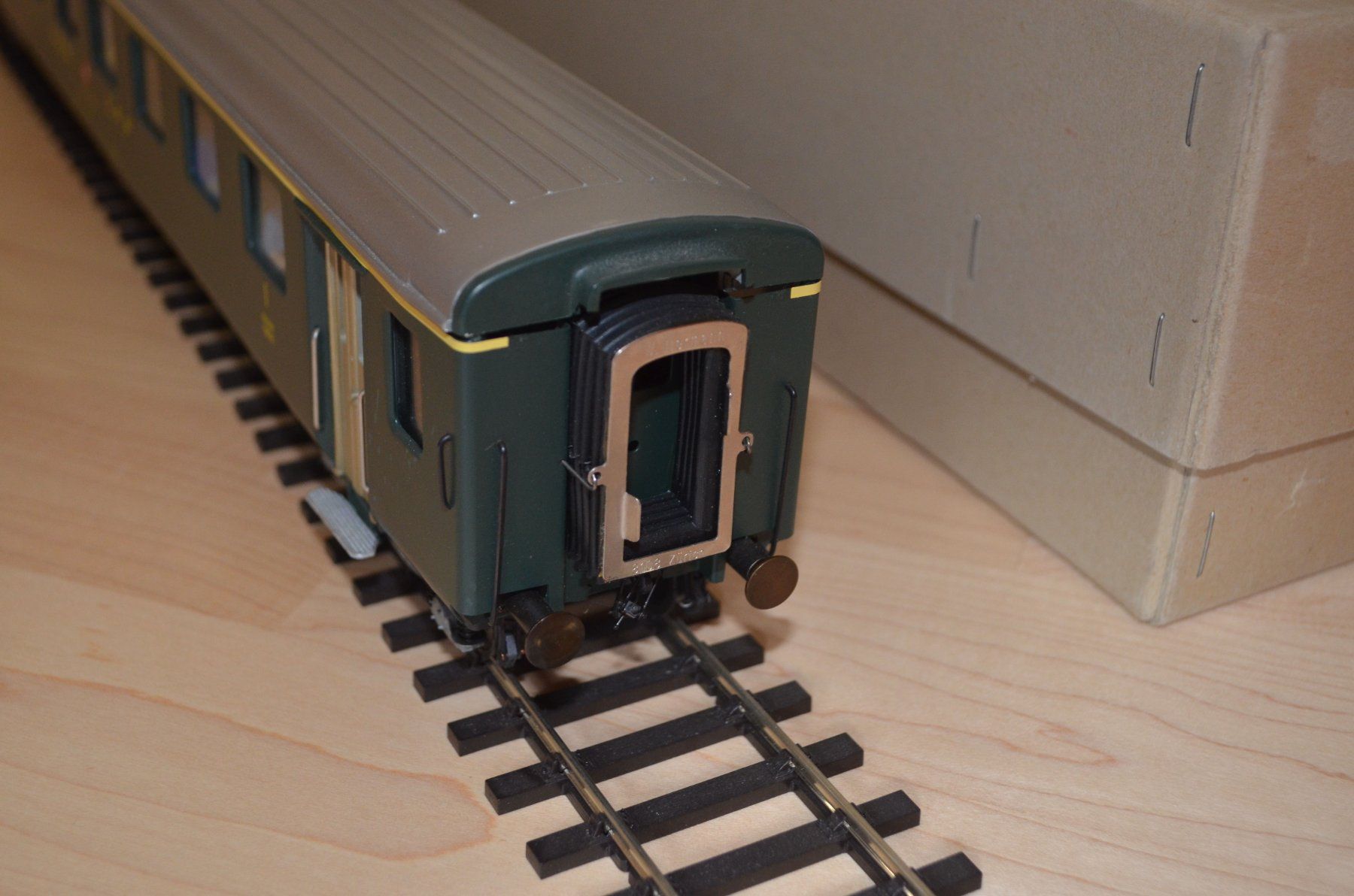 Hermann Modelleisenbahnen: SBB 1. Klasse Personenwagen EW I von Hermann (2) – Gebraucht aus Cavardiras von WaschBaer56 1