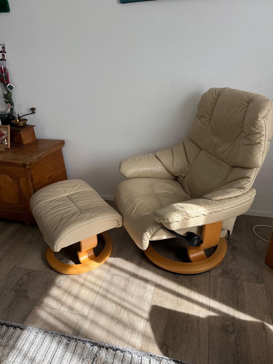 Stressless Sessel: Sitzgruppe, Sessel Stressless beige – Gebraucht aus Sarnen von Cat35 4