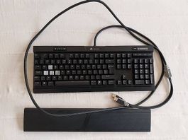 CORSAIR K70 MAX RGB (USB, Schweiz, Kabel)