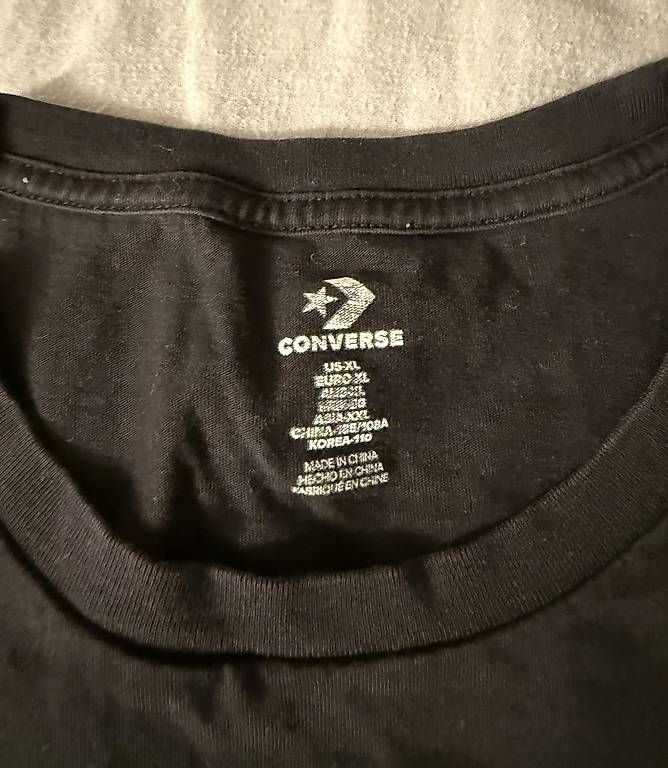 T-Shirts: Converse T-Shirt schwarz  – Gebraucht aus Wädenswil von dom_pz5d 1