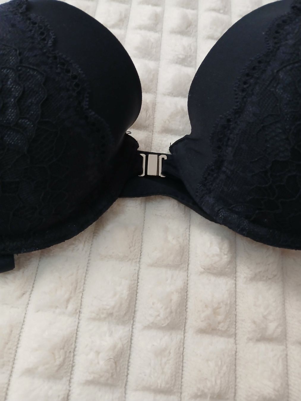 Altra biancheria intima: 4 Damen BHs, Spitze, Gr. 80B – Usato da Glattbrugg venduto da fin_66d8 3