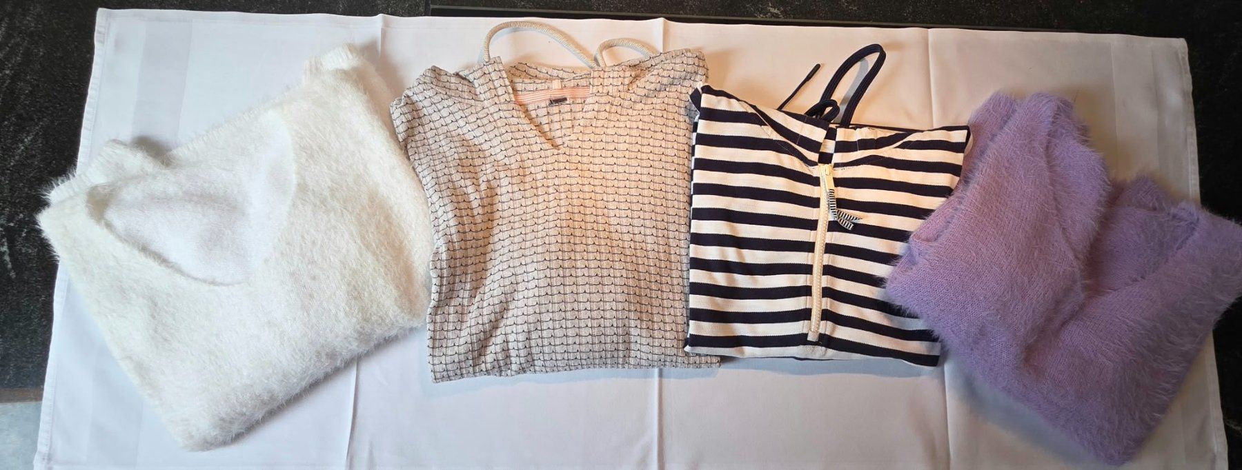 Lotti di vestiti: Kleiderpaket Pullover Kapuzenpullover Set 4-teilig gebraucht – Usato da Diegten venduto da November1971
