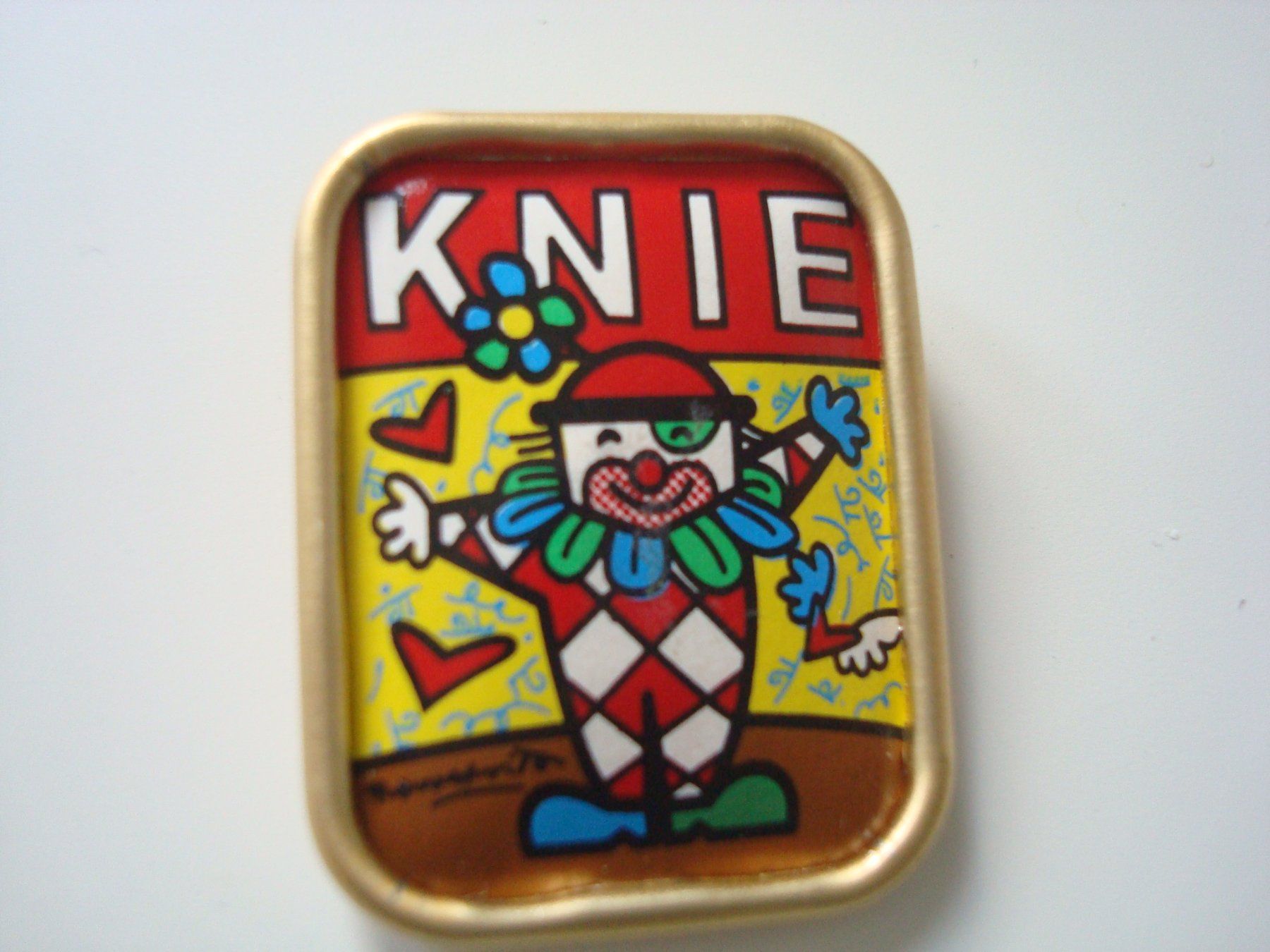 Placchette & Badge: Zirkus Knie Anstecker – Usato da Riehen venduto da Baerewaegli
