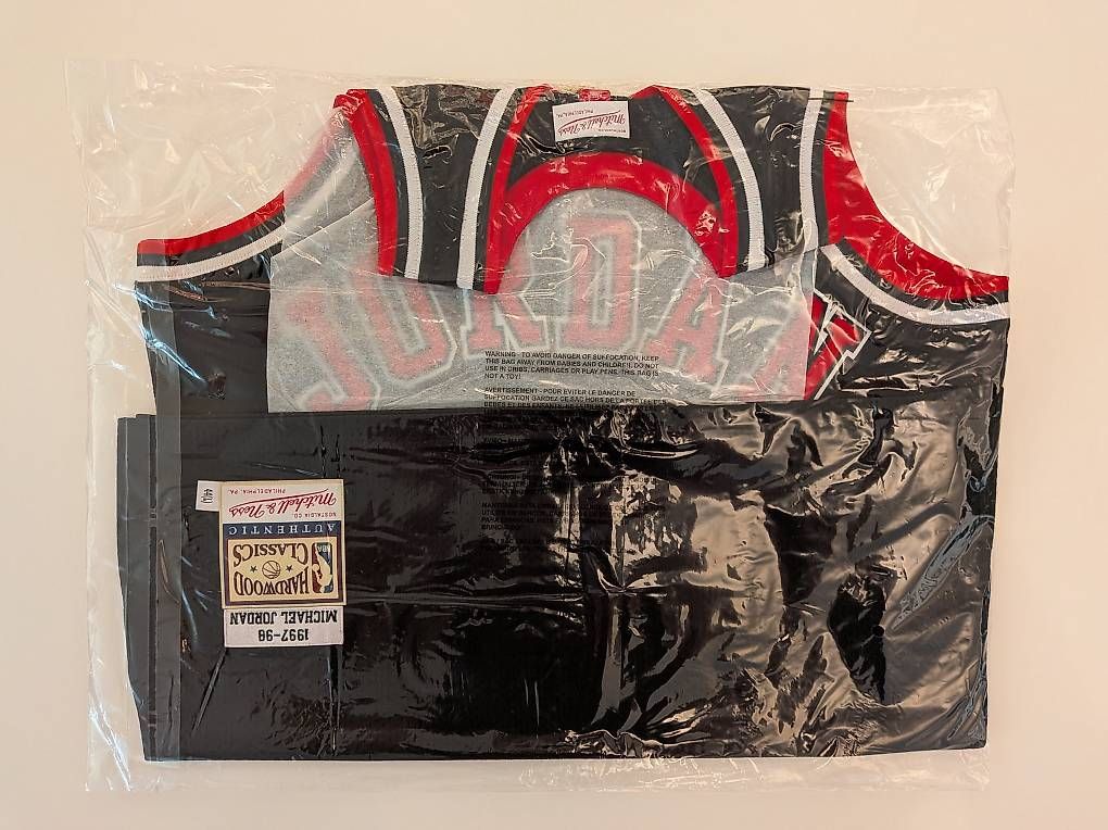 Mitchell & Ness Canottiere & Pantaloni: Michael Jordan, Bulls, 1997-98, Mitchell & Ness – Nuovo e nell'imballaggio originale da Ormalingen venduto da Rune86 1