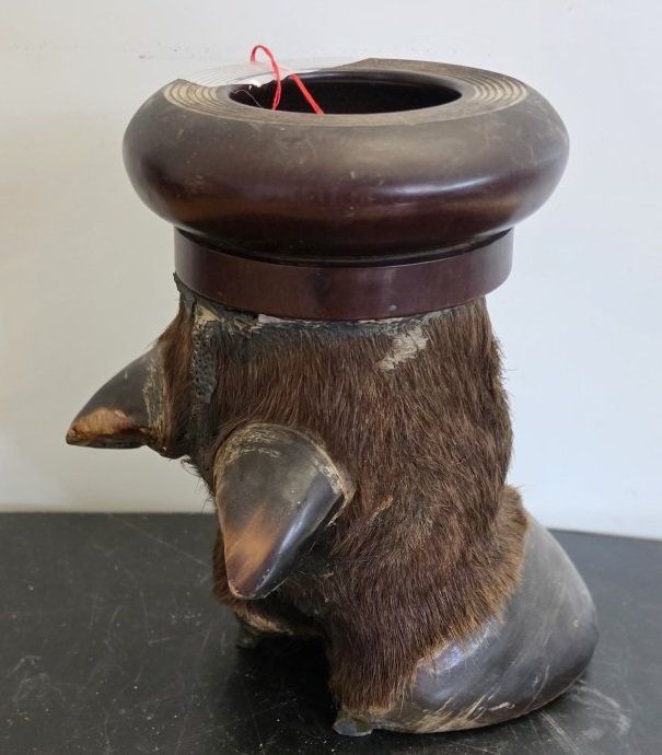 Aschenbecher: Aschenbecher, der aus dem Huf eines Kaffernbüffels – Gebraucht aus Flums von Flumsantik 1