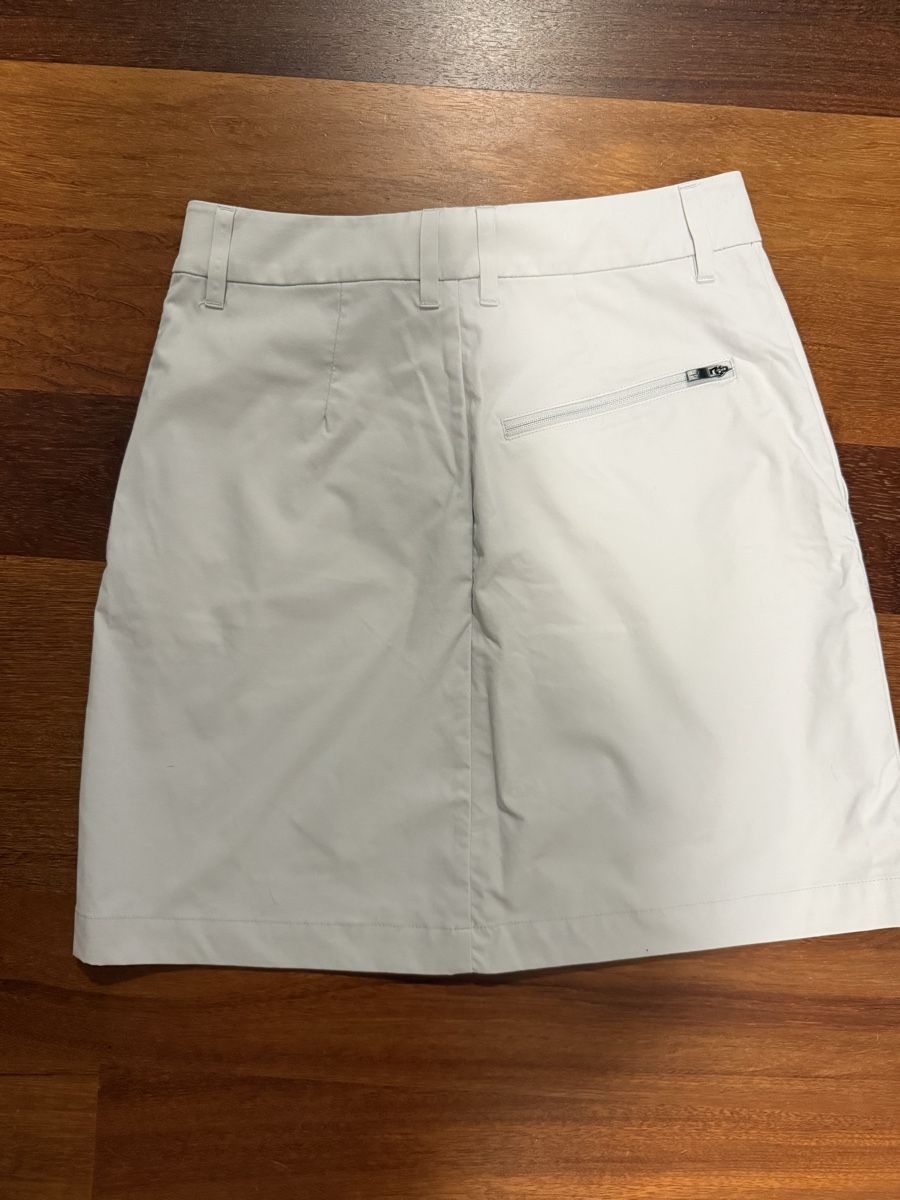 Peak Performance Röcke: Golf/Freizeit Rock Peak Performance hellgrau XS/34 – Gebraucht aus Stansstad von InStyle8 1