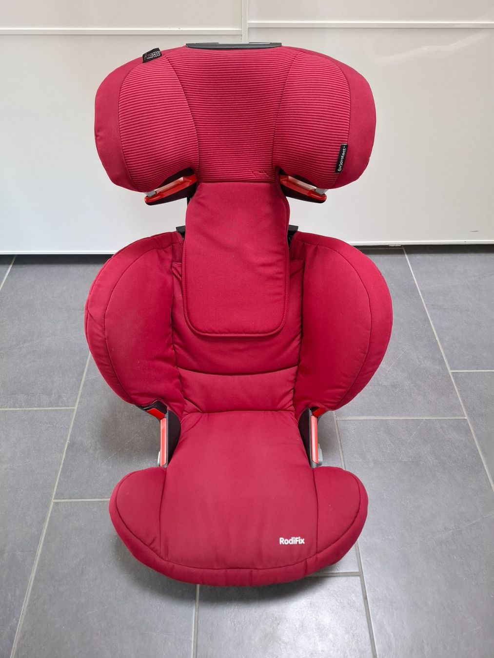 Maxi-Cosi Seggiolini per auto: Maxi-Cosi RodiFix Kindersitz – Usato da Wangen b. Olten venduto da Wincardo