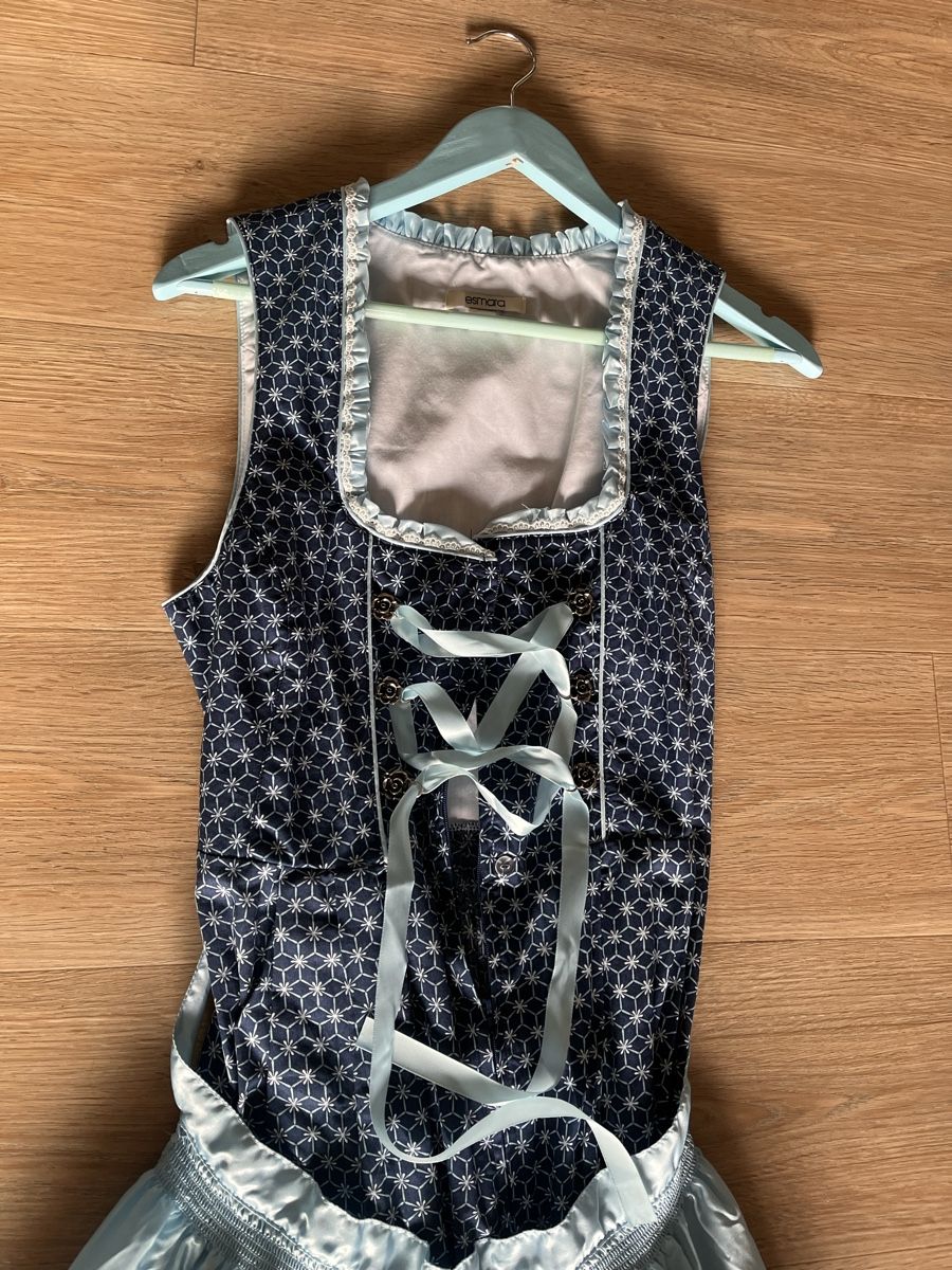 Costumi: Dirndl Grösse 44 – Usato da Eschlikon TG venduto da Wildlifetom 1