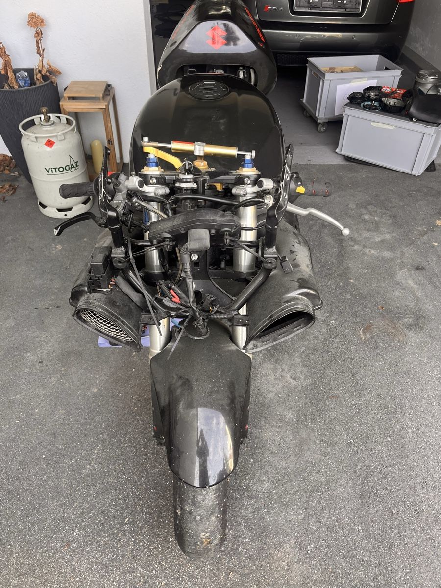 Suzuki Strasse: GSX-R 750 – Defekt aus Lengnau AG von guggehaexli1188 3