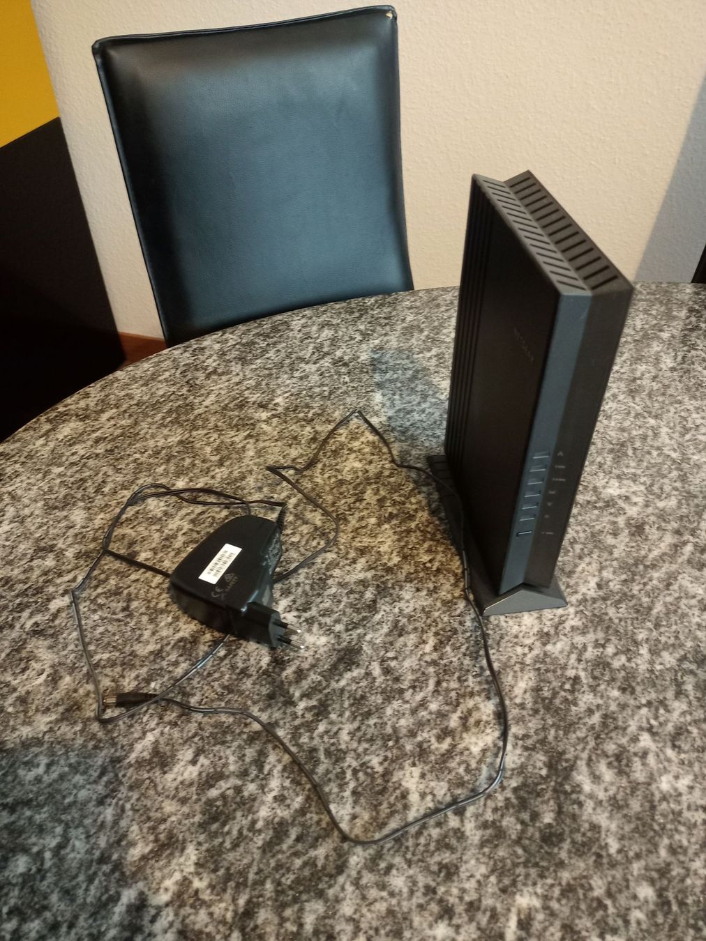 Unità & Adattatore: Netgear AX1800 WiFi Extender mit OVP – Usato da Buchs AG venduto da SellAndBuyX 3