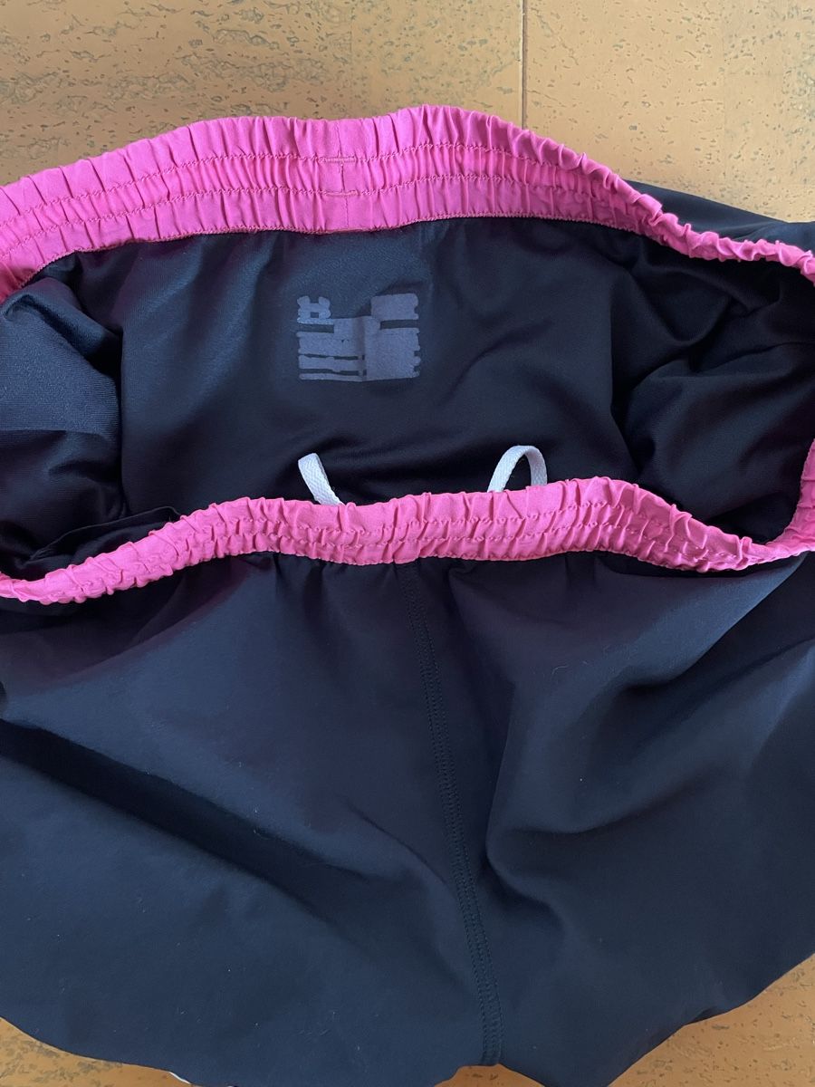 Under Armour Pantaloni: Under Armour Laufshorts, Grösse S – Usato da Disentis/Mustér venduto da sil_nx77 3