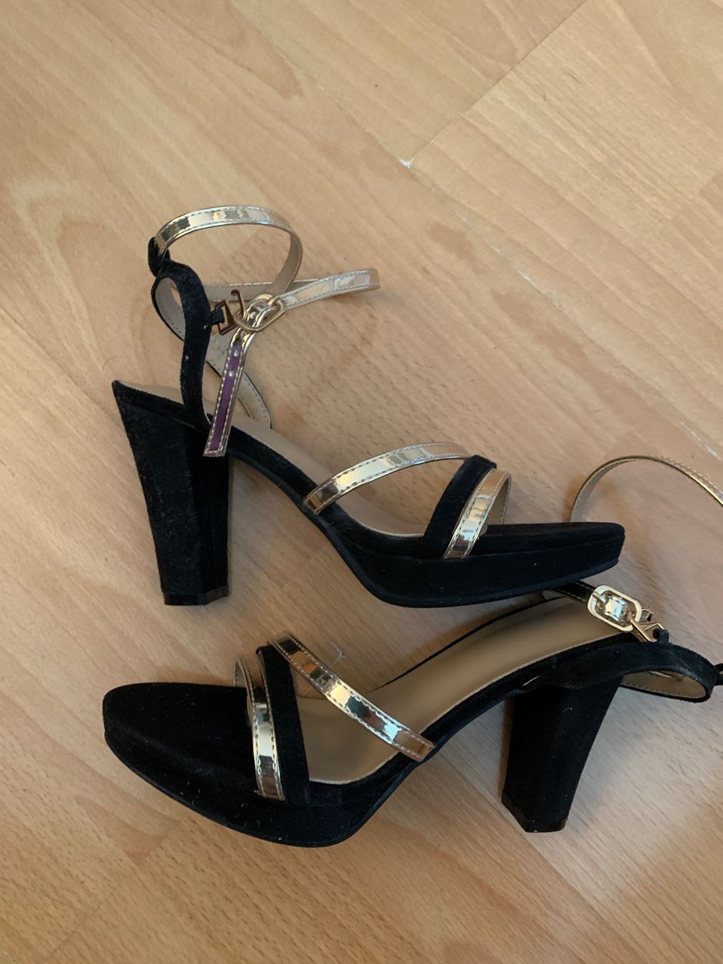 Chaussures femmes: Jolies sandales p. 36 – D'occasion à MEYRIN par Gwendo10 1