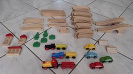 Holzeisenbahn inkl.Autorennbahn und Haba Spielklötze