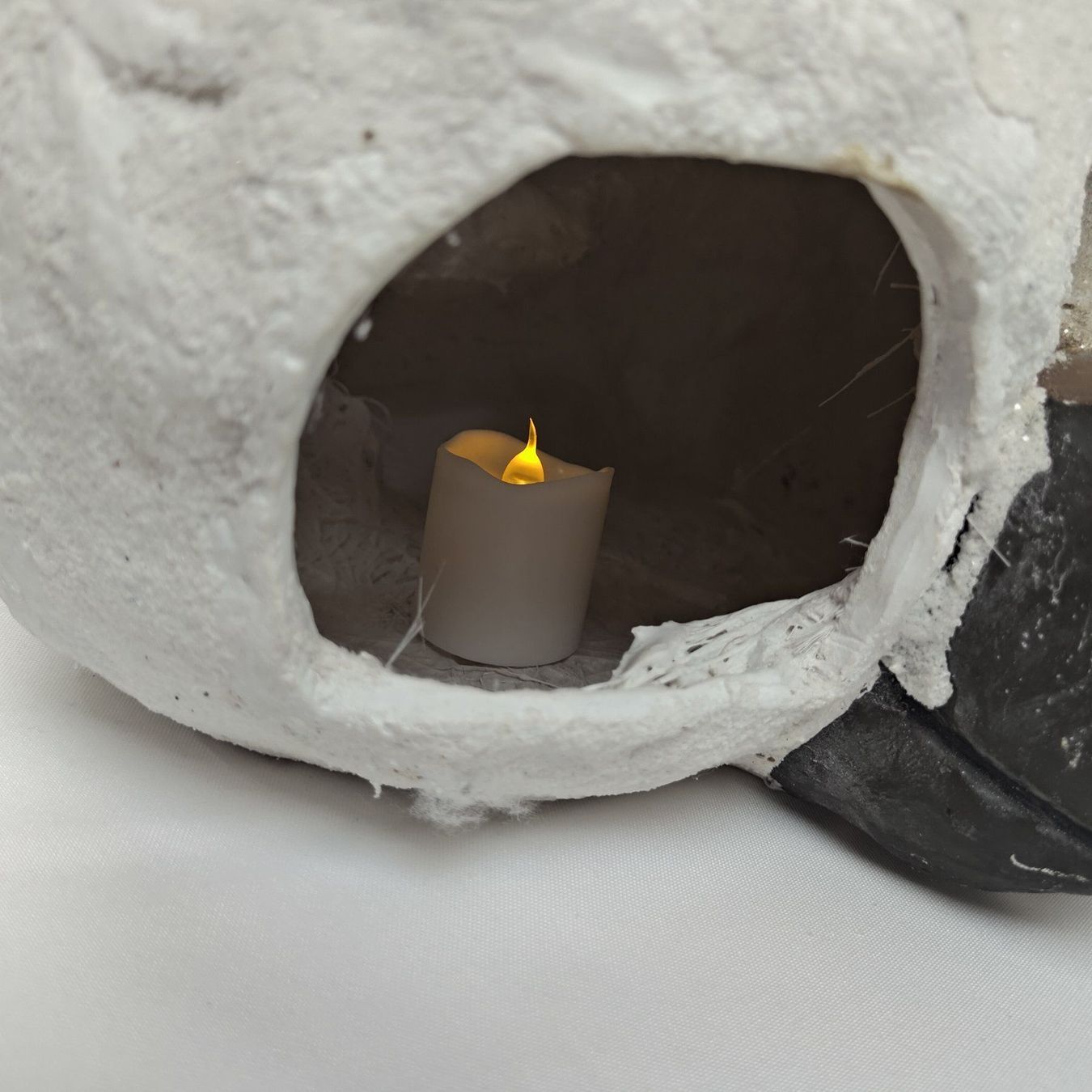 Statuette: Dekofigur Winterkind mit Schneeball – Usato da Wettingen venduto da Wendemarket 5