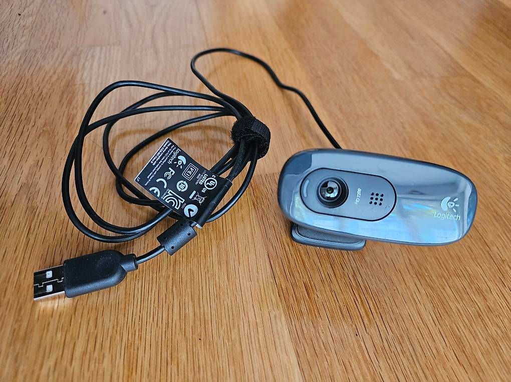 Logitech Webcam: Logitech Webcam HD 720p mit Mikrofon – Usato da Zuerich venduto da Quatemberkind