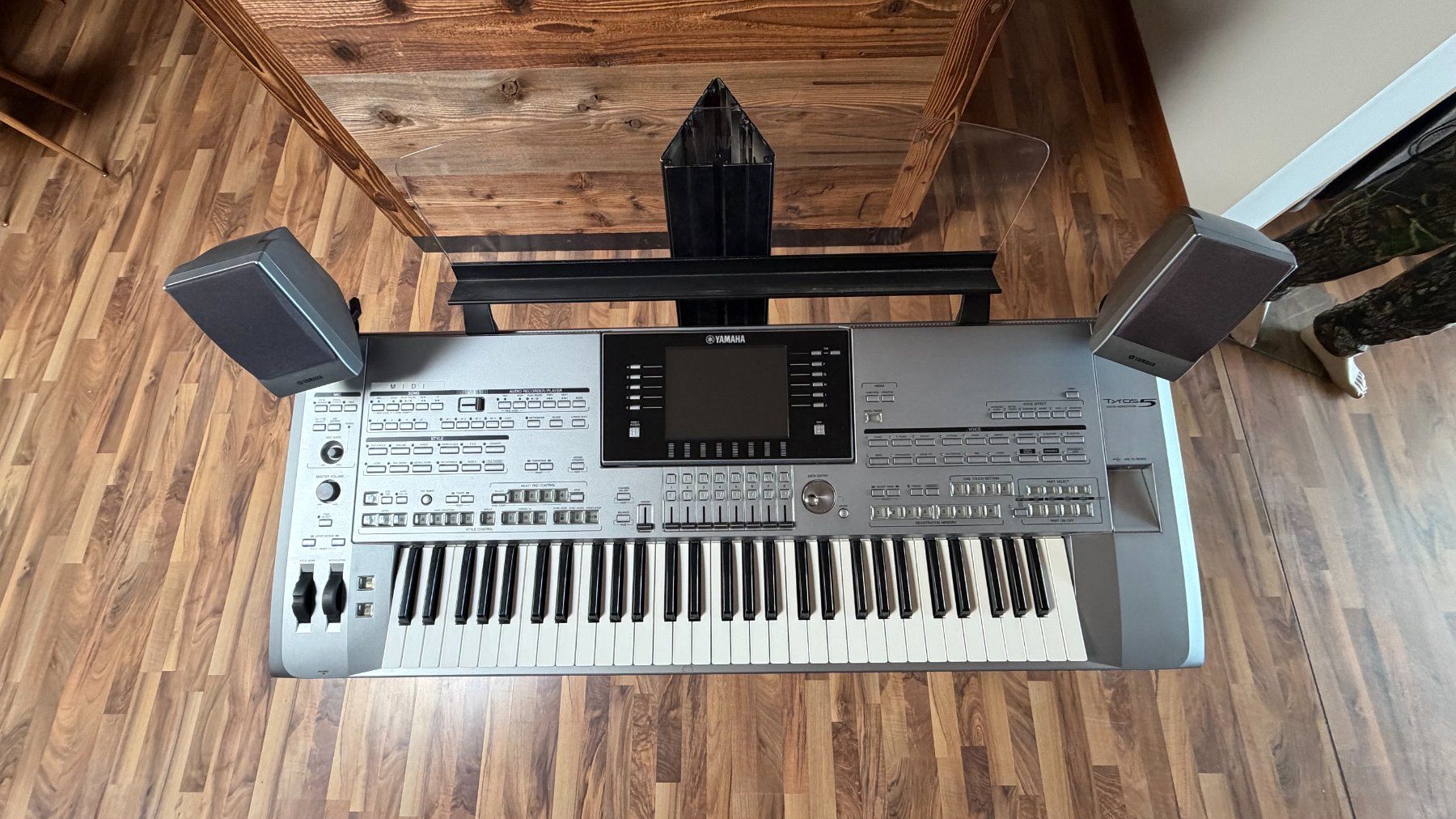 Yamaha Strumenti musicali: Yamaha Tyros 5 inklusive Boxen und Ständer – Usato da Baar venduto da GerdW 2