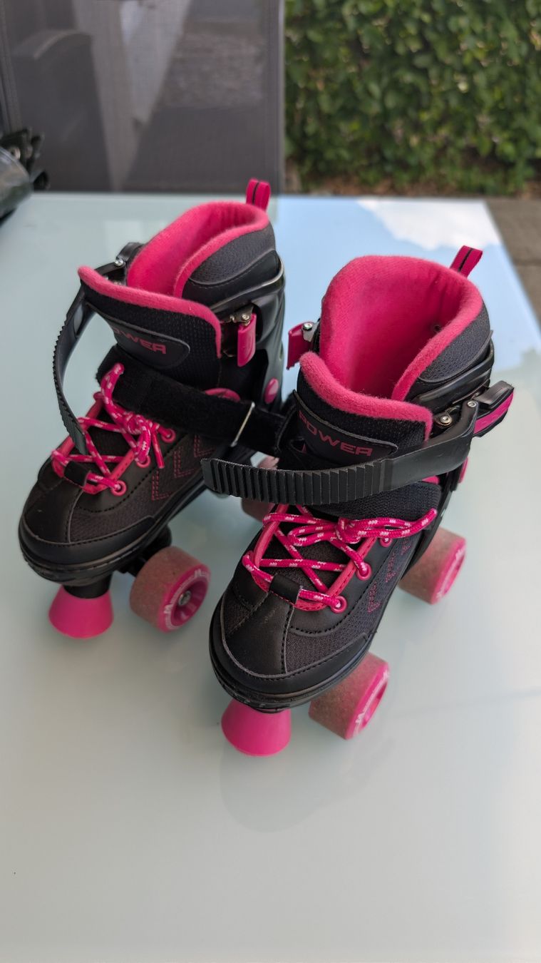 Inline-Skating & Rollschuhe: Rollschuhe POWER Grösse S Kinder – Gebraucht aus St. Gallen von Tasu27