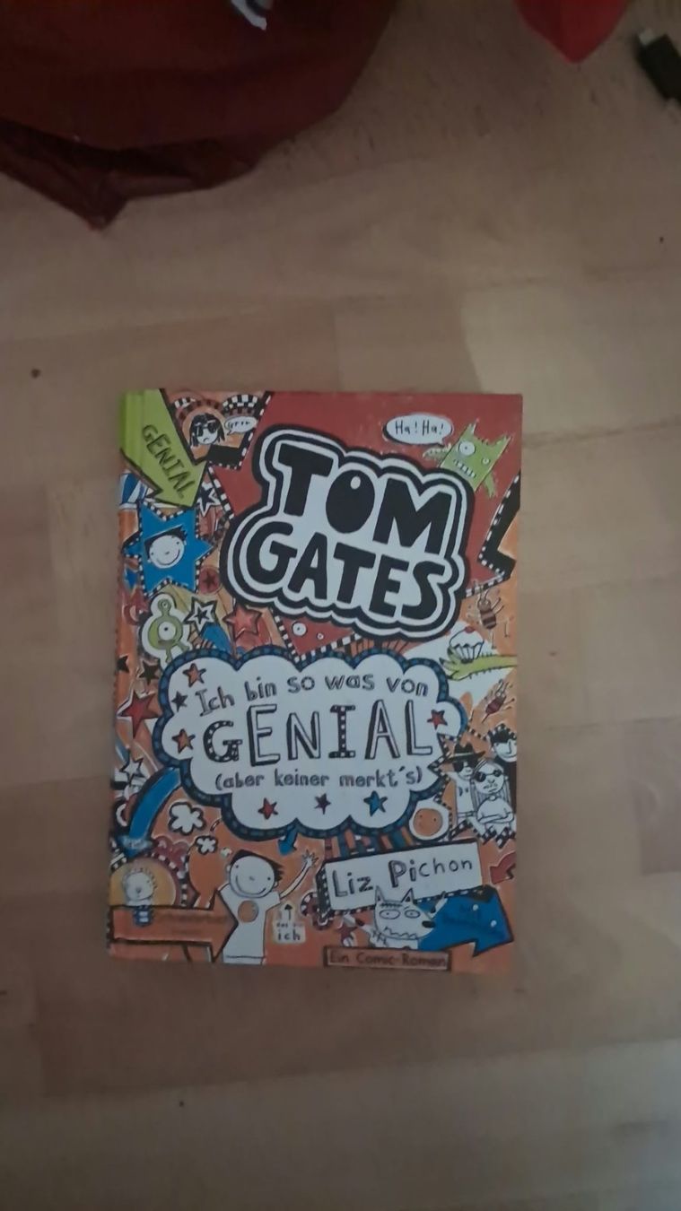 Libri: Tom Gates Buch – Usato da Adliswil venduto da Foolonthehill
