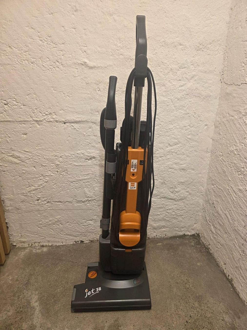 Aspirateurs & Accessoires: TASKI JET 38 TeppichreinigerCleanfix Wetrok Kärcher Nilfisk – Neuf avec emballage d'origine à Zürich par selim2010