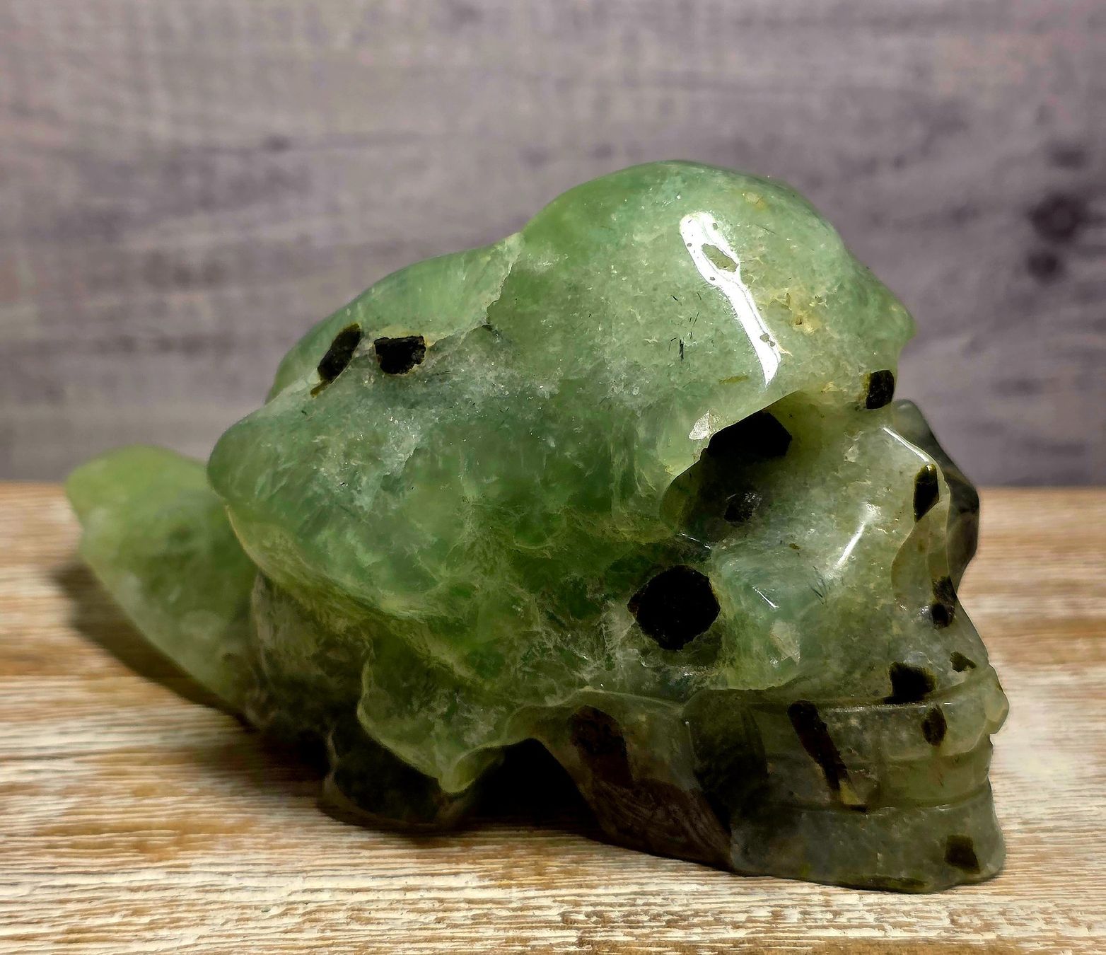 Minerali & Pietre curative: Prehnit Schädel 683g – Nuovo e nell'imballaggio originale da Matzingen venduto da Shay_Crystalz