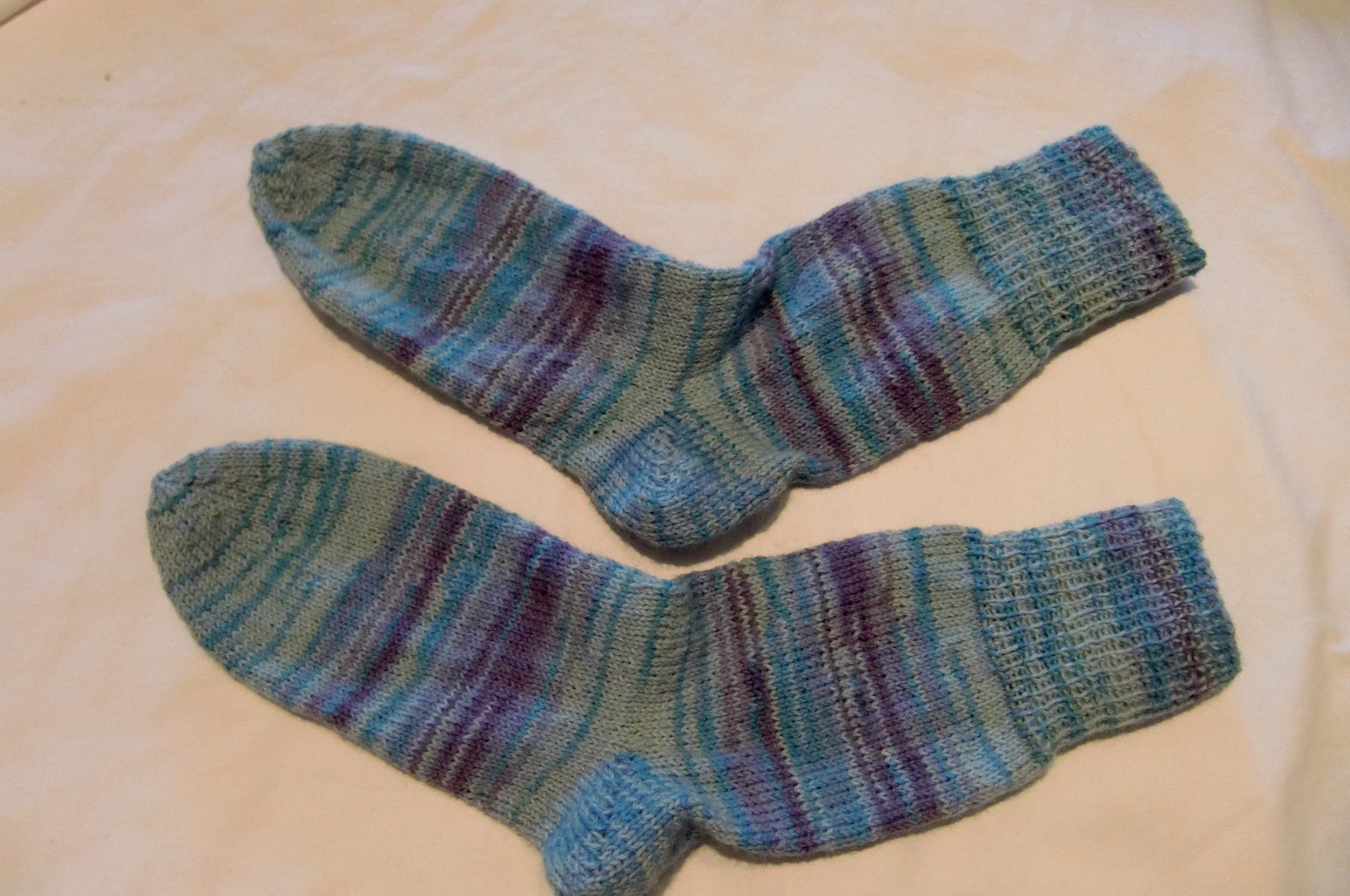 Calze: handgestrickte Socken Grösse 38/39 – Nuovo e nell'imballaggio originale da trüllikon venduto da marie2004